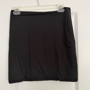 SKIMS Fits Everybody Mini Skirt in ONYX NWOT